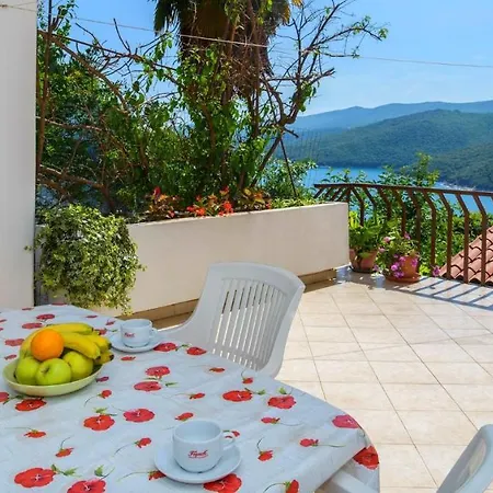 In Rabac 16742 Apartment
